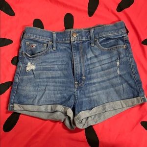 Size 5 ripped hollister shorts
